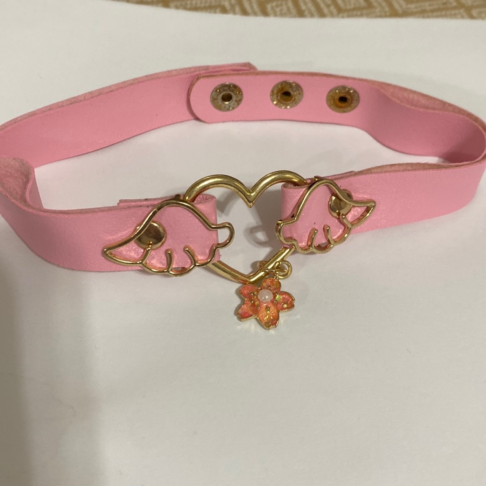 Hot topic choker